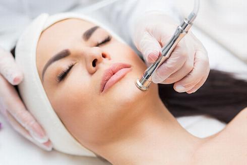 Dermabrasion facial treatment